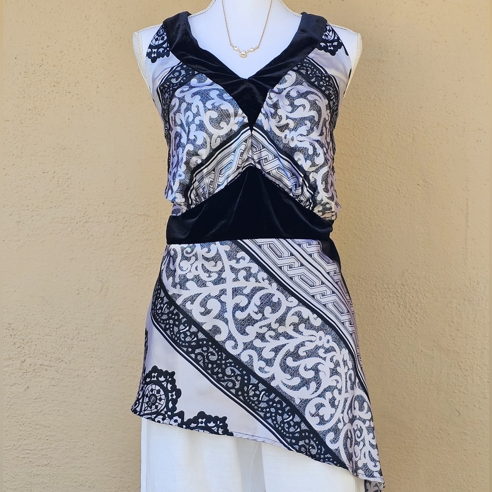 Asymmetrical Satin like Halter Top with black velvet Details Size 18